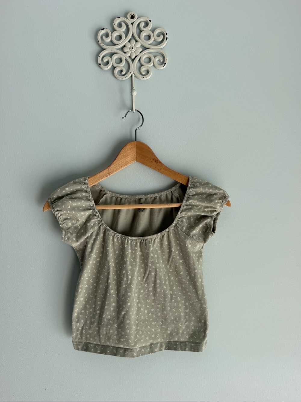 Brandy Melville Sage Green Scoop Neck Short Sleeve Top with Ditsy Print OS XS/S